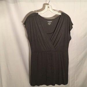 Motherhood L nursing top grey NWOT